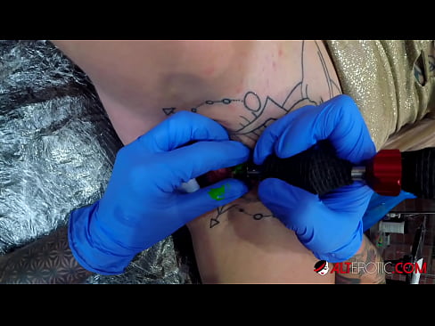 ❤️ Rendkívül tetovált hottie Sully Savage-nek van egy tetoválás a klitoriszán ❤️ Szép pornó at hu.higlass.ru